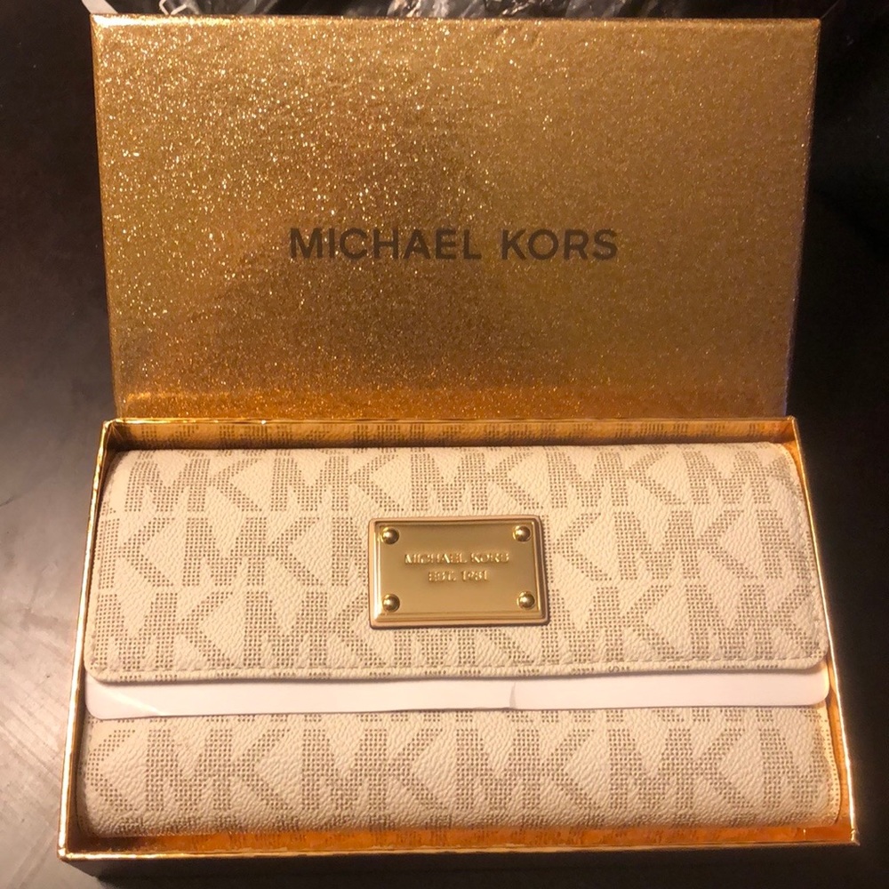 Michael kors wallet